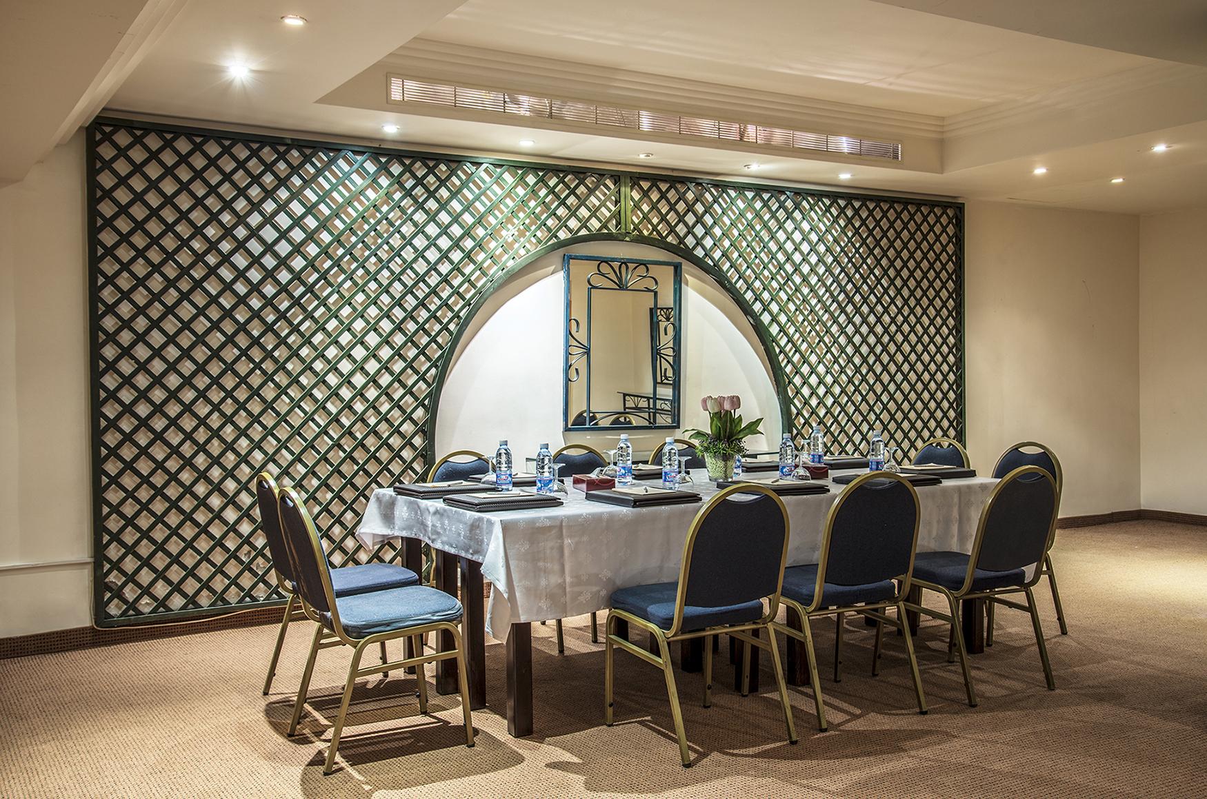 Rawche Universal Apartments Beirut Bagian luar foto