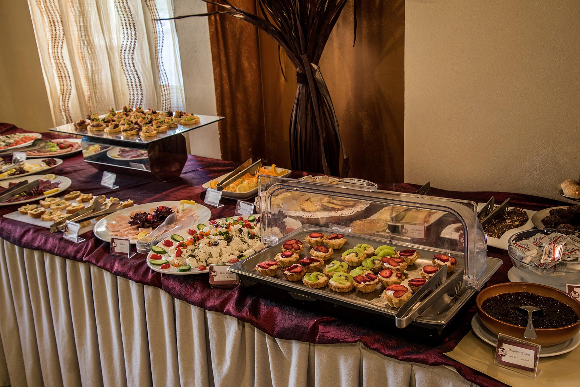 Rawche Universal Apartments Beirut Bagian luar foto