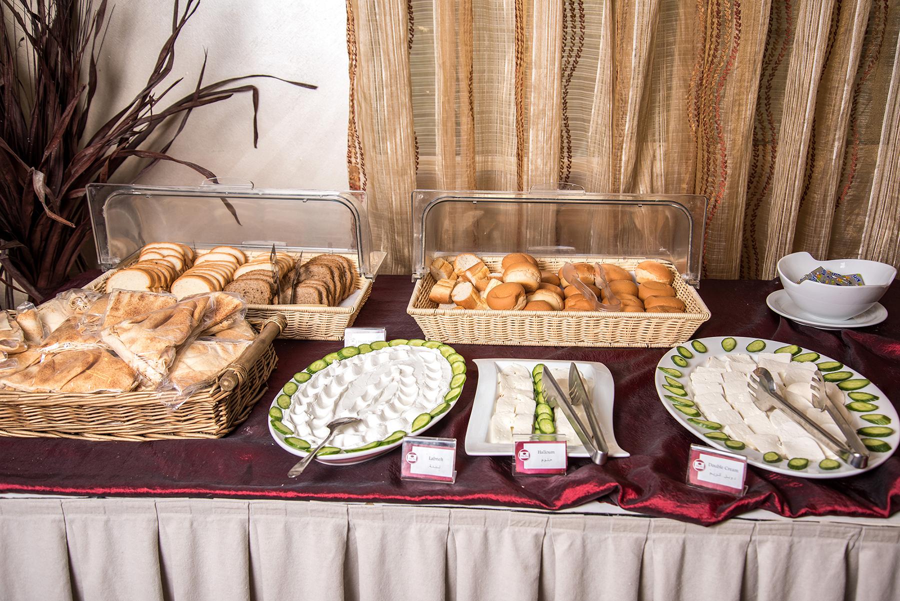 Rawche Universal Apartments Beirut Bagian luar foto