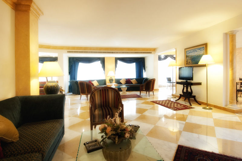 Rawche Universal Apartments Beirut Bagian luar foto