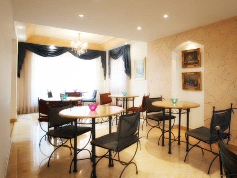 Rawche Universal Apartments Beirut Bagian luar foto