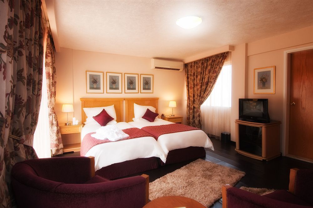 Rawche Universal Apartments Beirut Bagian luar foto