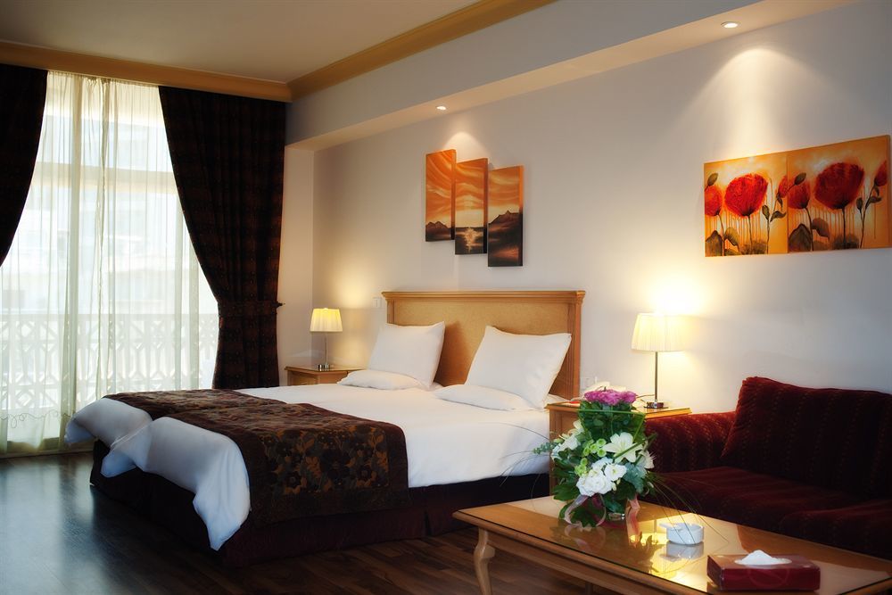 Rawche Universal Apartments Beirut Bagian luar foto