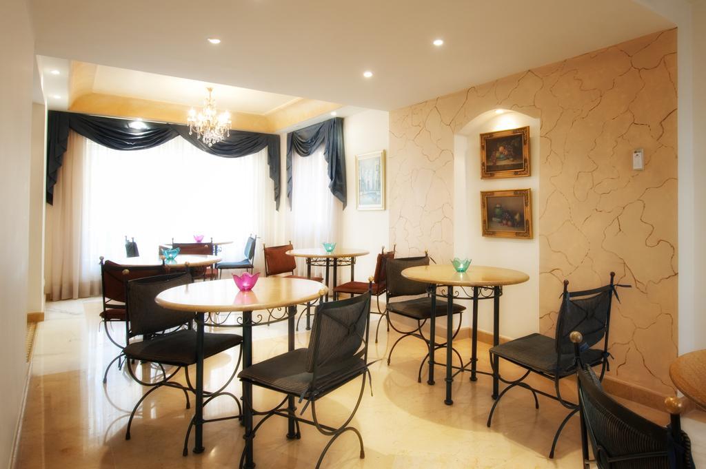 Rawche Universal Apartments Beirut Bagian luar foto